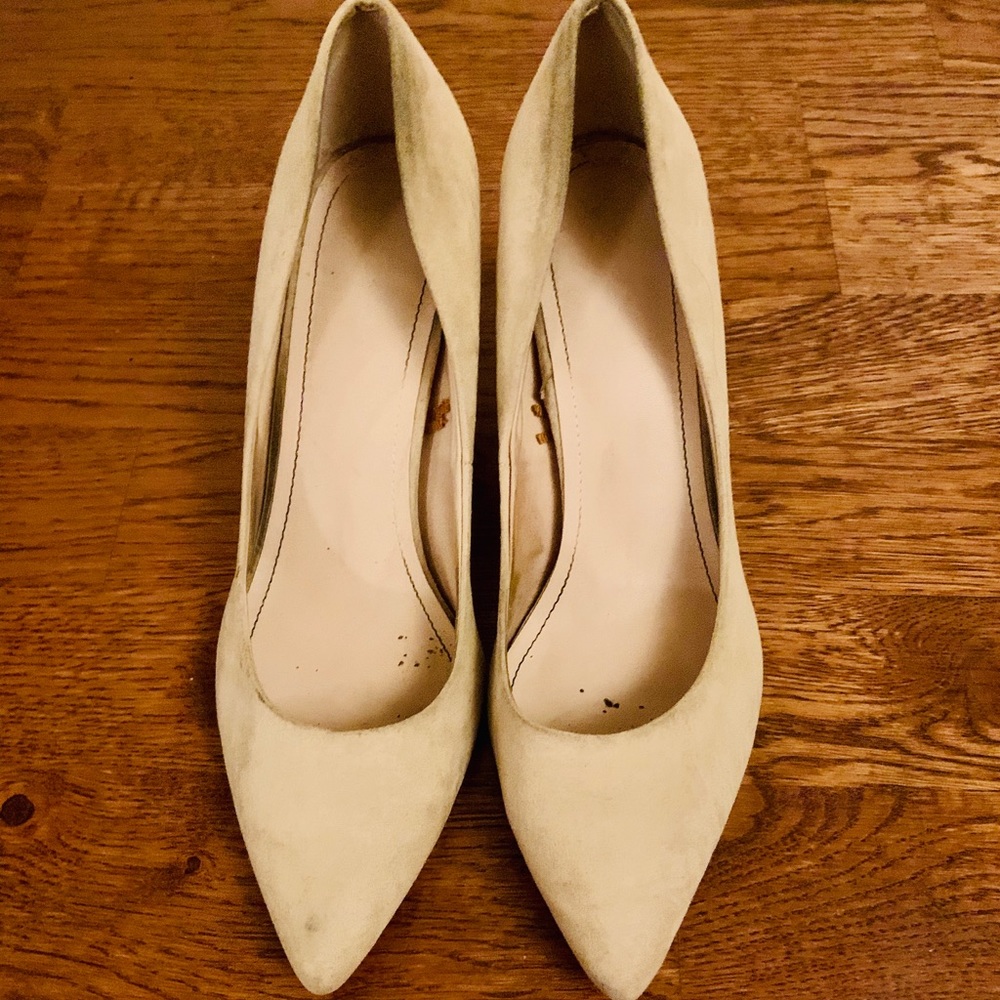 Beige corporate wear heels